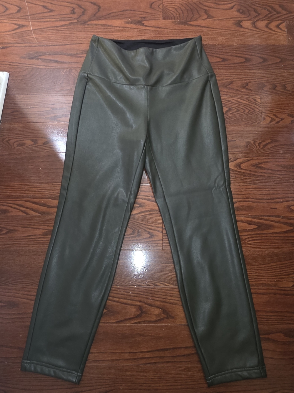 Suzy Shier Olive Faux Leather Leggings